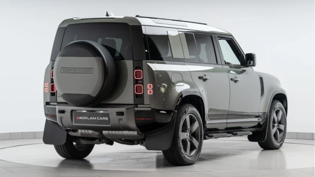 Land Rover Defender (74 Reg) 110 3.0 D250 X-Dynamic HSE Image 6