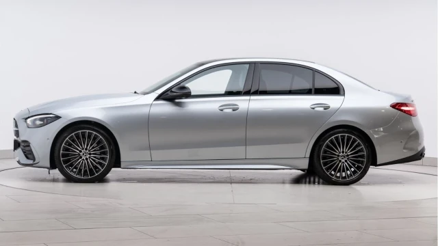 Mercedes-Benz C Class (74 Reg) C300 2.0 AMG Line Premium Plus Image 4