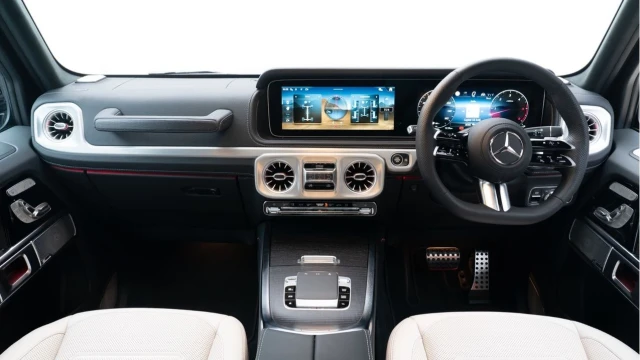 Mercedes-Benz G Class (25 Reg) G450 3.0D AMG Line Premium Plus 4Matic (Night Pack) Image 2