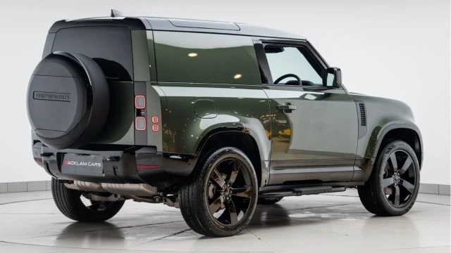 Land Rover Defender  (75 Reg) 90 3.0 D250 X-Dynamic SE Hard Top Commercial (3 Seat) (+VAT) Image 8