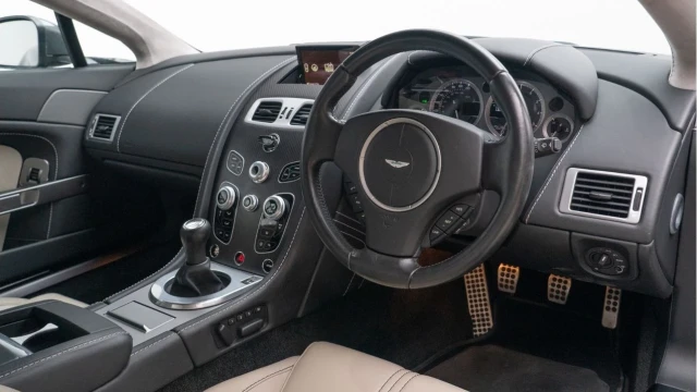 Aston Martin Vantage (17 Reg) 4.7 V8 S Coupe Image 2