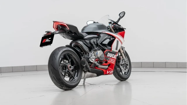 Ducati Panigale V2 (25 Reg) Panigale V2 Superquadro Final Edition Image 3