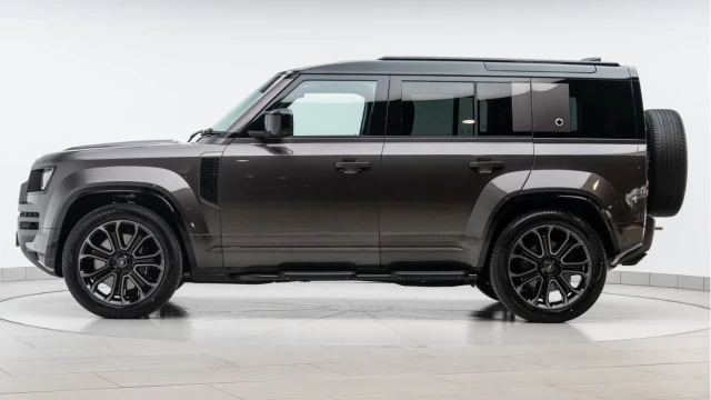 Land Rover Defender (25 Reg) 110 4.4 V8 Octa Edition Image 4