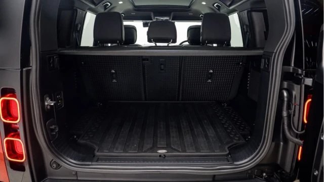 Land Rover Defender (24 Reg) 110 3.0 D300 HSE (Bespoke) Image 8