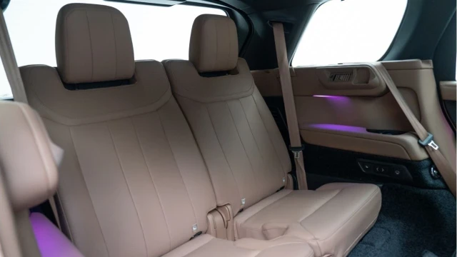 Land Rover Range Rover (74 Reg) 3.0 D350 Autobiography LWB (7 Seat) Image 4