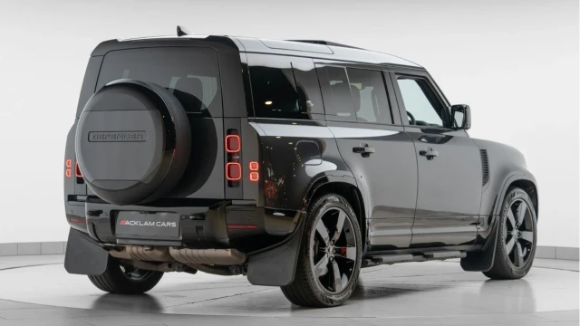 Land Rover Defender (24 Reg) 110 3.0 D300 X-Dynamic HSE (Black Pack) Image 6