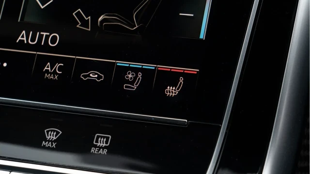 Audi Rs Q8 (71 Reg) 4.0TFSI V8 Carbon Black Quattro Image 8