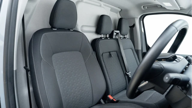 Ford E-Transit Custom (25 Reg) 320 Limited (Electric) Image 3