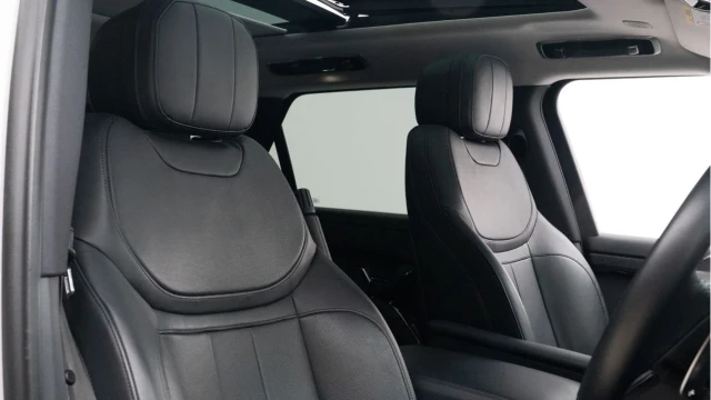Land Rover Range Rover Sport (23 Reg) 3.0 D300 Dynamic SE (Black Pack) Image 3