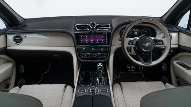 Bentley Bentayga (23 Reg) 4.0 V8 Azure First Edition Extended Wheelbase Image 2