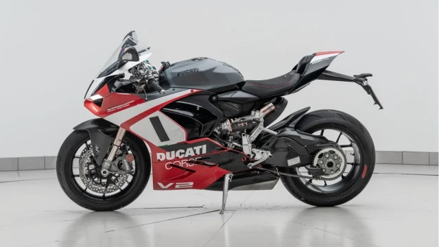 Ducati Panigale V2 (25 Reg) Panigale V2 Superquadro Final Edition Image 2