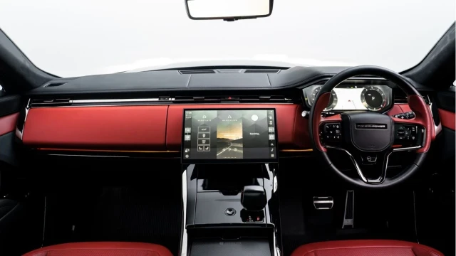 Land Rover Range Rover Sport (74 Reg) 4.4 V8 SV P635 Edition One Image 2