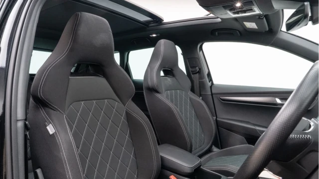 Škoda KAROQ (72 Reg) 2.0TDI Sportline Image 3