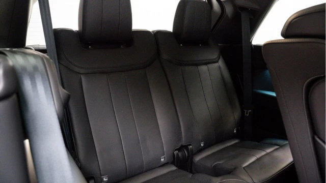 Land Rover Range Rover (74 Reg) 3.0 D350 Autobiography LWB (7 Seat) Image 4