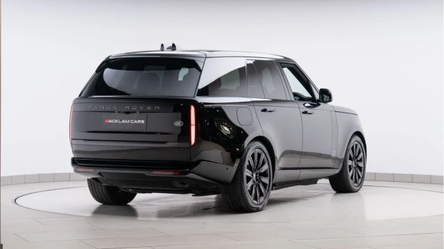 Land Rover Range Rover (72 Reg) 3.0 P440e HSE Hybrid (Shadow Pack) Image 6