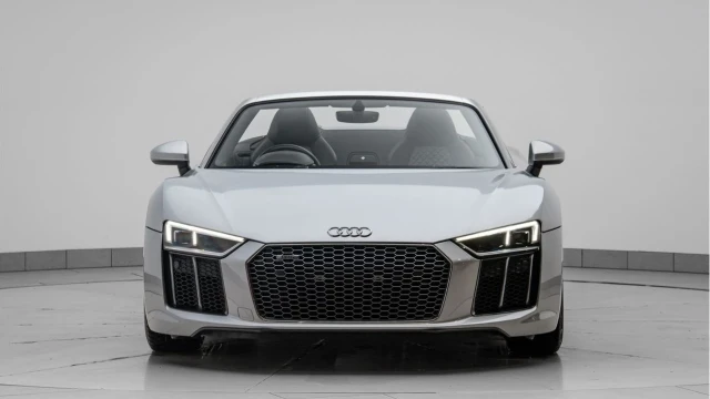 Audi R8 (66 Reg) 5.2 V10 Quattro Spyder Image 5