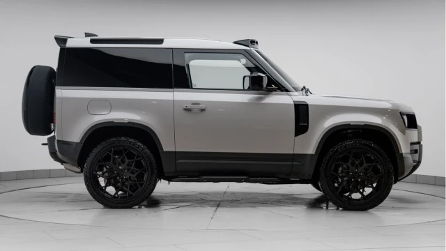 Land Rover Defender (75 Reg) 90 3.0 D250 S Hard Top Commercial (3 Seat) (+VAT) Image 6