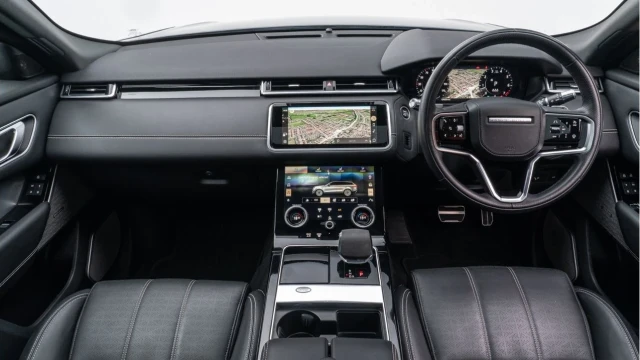 Land Rover Range Rover Velar (72 Reg) 2.0 P250 R-Dynamic HSE Image 2