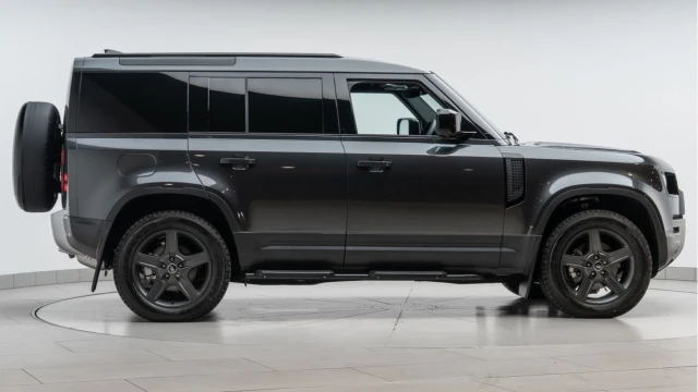 Land Rover Defender (25 Reg) 110 3.0 D250 S Hard Top Commercial (3 Seat) (+VAT) Image 8