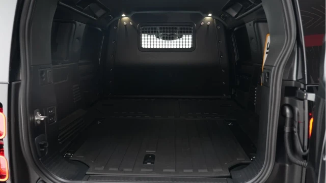 Land Rover Defender (74 Reg) 110 3.0 D250 X-Dynamic HSE Hard Top Commercial (3 Seat) (+VAT) Image 4