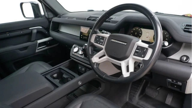 Land Rover Defender (23 Reg) 110 2.0 P400e XS Edition Hybrid Image 2