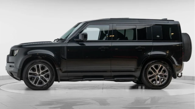 Land Rover Defender (72 Reg) 110 3.0 D250 XS Edition (7 Seat) Image 5