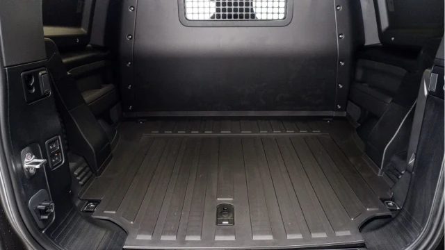 Land Rover Defender (75 Reg) 90 3.0 D250 S Hard Top Commercial (3 Seat) (+VAT) Image 4