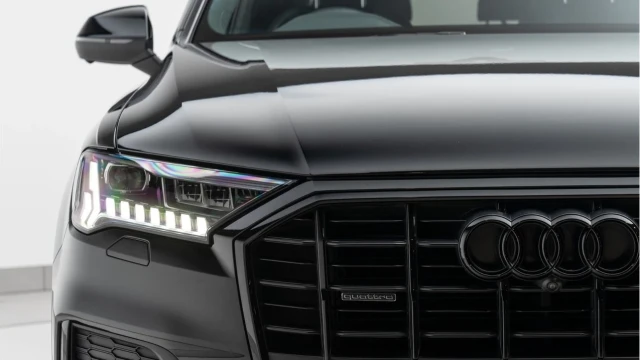 Audi Q7 (71 Reg) 3.0 50TDI S-Line Black Edition Quattro Image 8