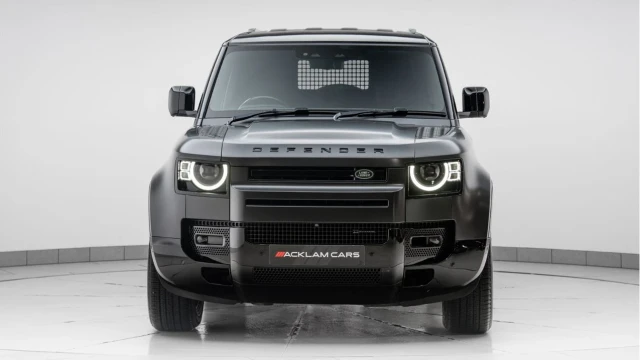 Land Rover Defender (23 Reg) 110 3.0 D300 X-Dynamic HSE Hard Top Commercial (+VAT) Image 6