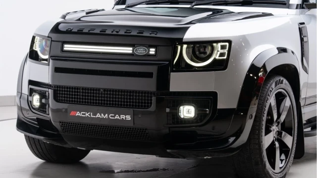 Land Rover Defender (24 Reg) 110 3.0 D300 X-Dynamic HSE (Bespoke) Image 8