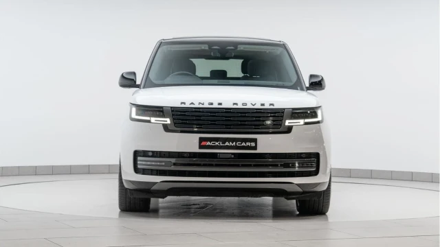 Land Rover Range Rover (72 Reg) 3.0 D350 SE (Shadow Pack) Image 7