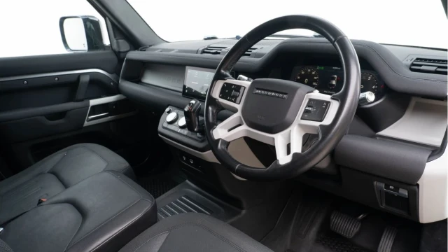 Land Rover Defender (21 Reg) 110 3.0 D250 SE Hard Top Commercial (3 Seat) (+VAT) Image 2