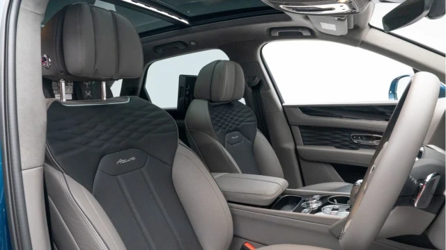 Bentley Bentayga (74 Reg) 4.0 V8 Azure Image 3