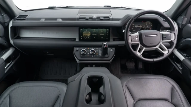 Land Rover Defender (24 Reg) 110 3.0 D250 SE Hard Top Commercial (6 Seat) (+VAT) Image 2