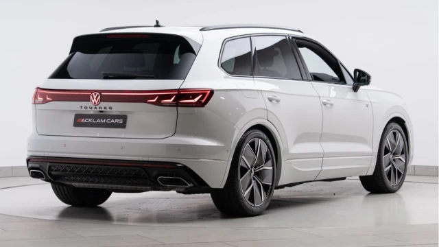 Volkswagen Touareg (24 Reg) 3.0TDI V6 Black Edition Image 6