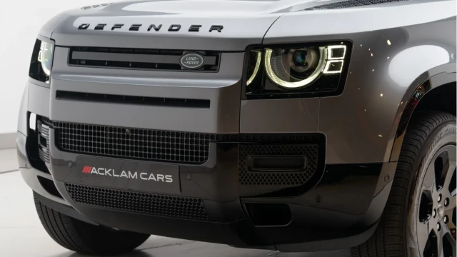Land Rover Defender (73 Reg) 110 3.0 D250 X-Dynamic SE (Black Pack) Image 7