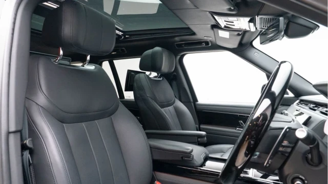Land Rover Range Rover (24 Reg) 3.0 P550e Autobiography Hybrid (Shadow) Image 3