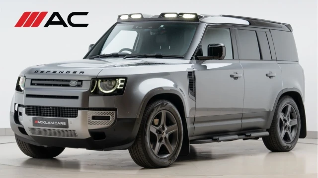 Land Rover Defender (24 Reg) 110 3.0 D250 SE Hard Top Commercial (6 Seat) (+VAT) Image 1