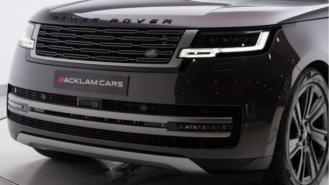 Land Rover Range Rover (74 Reg) 3.0 D350 HSE LWB 7 Seat (VAT Q) Image 4