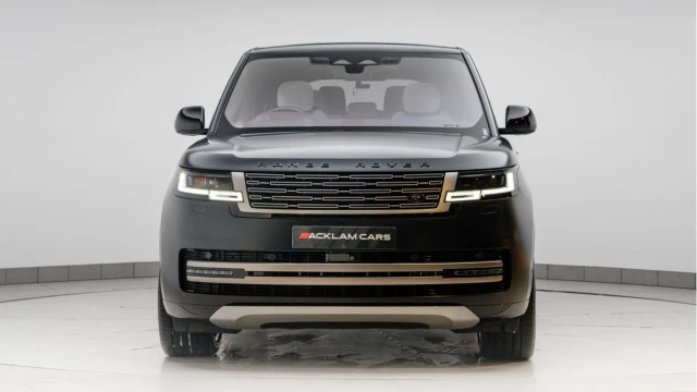 Land Rover Range Rover (23 Reg) 4.4 V8 P530 Autobiography LWB 7 Seat (SV Satin) Image 4