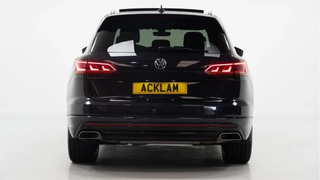 Volkswagen Touareg (71 Reg) 3.0TDI V6 Black Edition Image 8