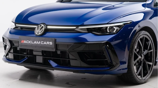 Volkswagen Golf R (74 Reg) 2.0TSI Black Edition 4Motion DSG (Akrapovic) Image 8