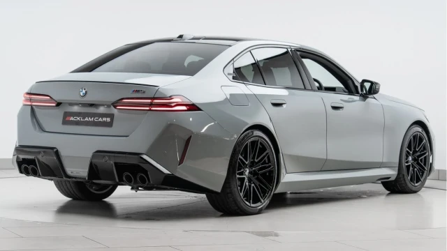 BMW M5 (25 Reg) 4.4 V8 Hybrid Image 8