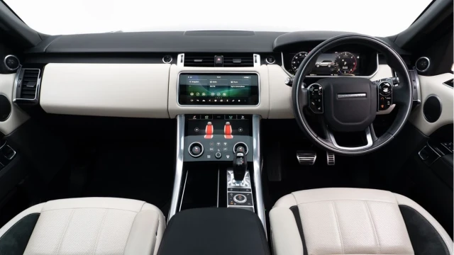 Land Rover Range Rover Sport (69 Reg) 3.0 SDV6 HSE Dynamic Image 2