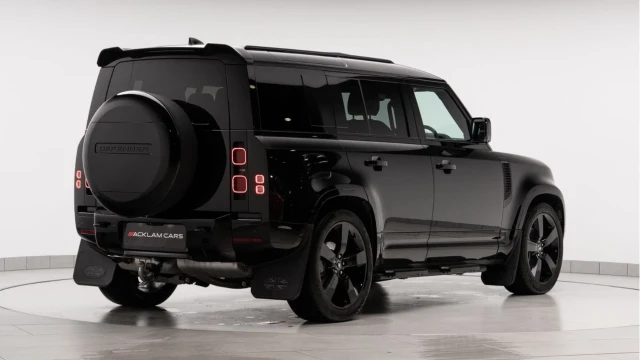 Land Rover Defender (74 Reg) 110 3.0 D250 X-Dynamic SE (7 Seat) (2025 Model) Image 7