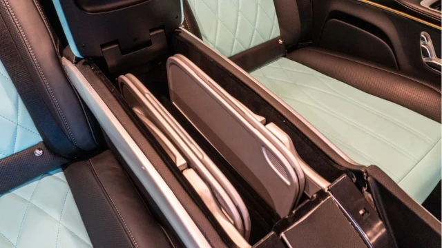 Mercedes-Benz V Class (73 Reg) V300 2.0D AMG Line XL (Silk Jet) Image 8
