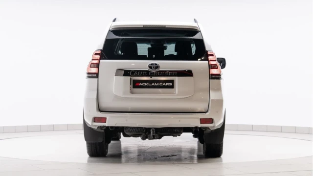 Toyota Land Cruiser (22 Reg) 2.8 D-4D Invincible (7 Seat) Image 4