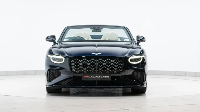 Bentley Continental (25 Reg) 4.0 V8 GTC Mulliner Image 5