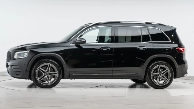 Mercedes-Benz Glb (22 Reg) GLB220 2.0D AMG Line Premium Plus 4Matic (7 Seat) Image 4