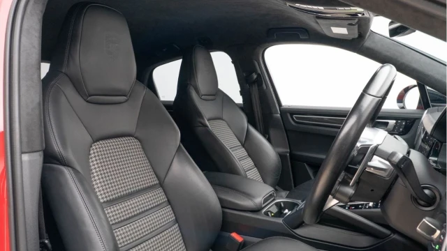 Porsche Cayenne (22 Reg) 4.0 V8 GTS Coupe Image 3